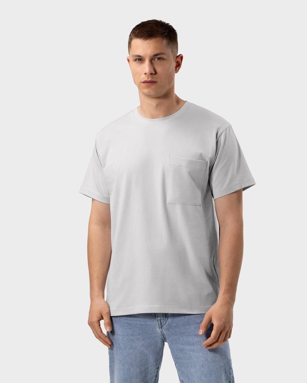 TS 01 Pocket Regular Lightweight Cement Grey – t-shirt in grey cotton jersey