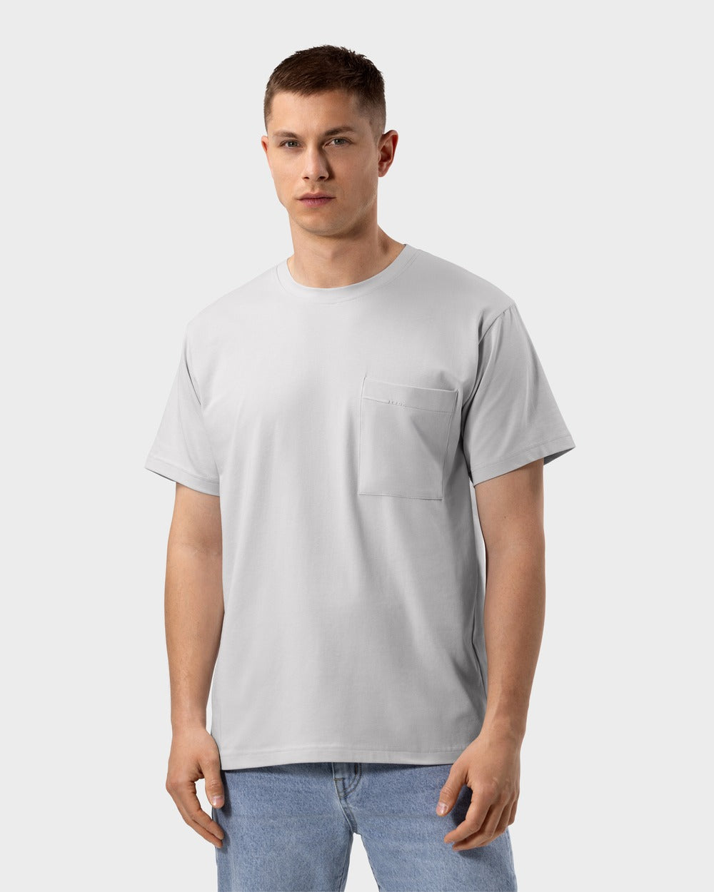 TS 01 Pocket Regular Lightweight Cement Grey – t-shirt in grey cotton jersey