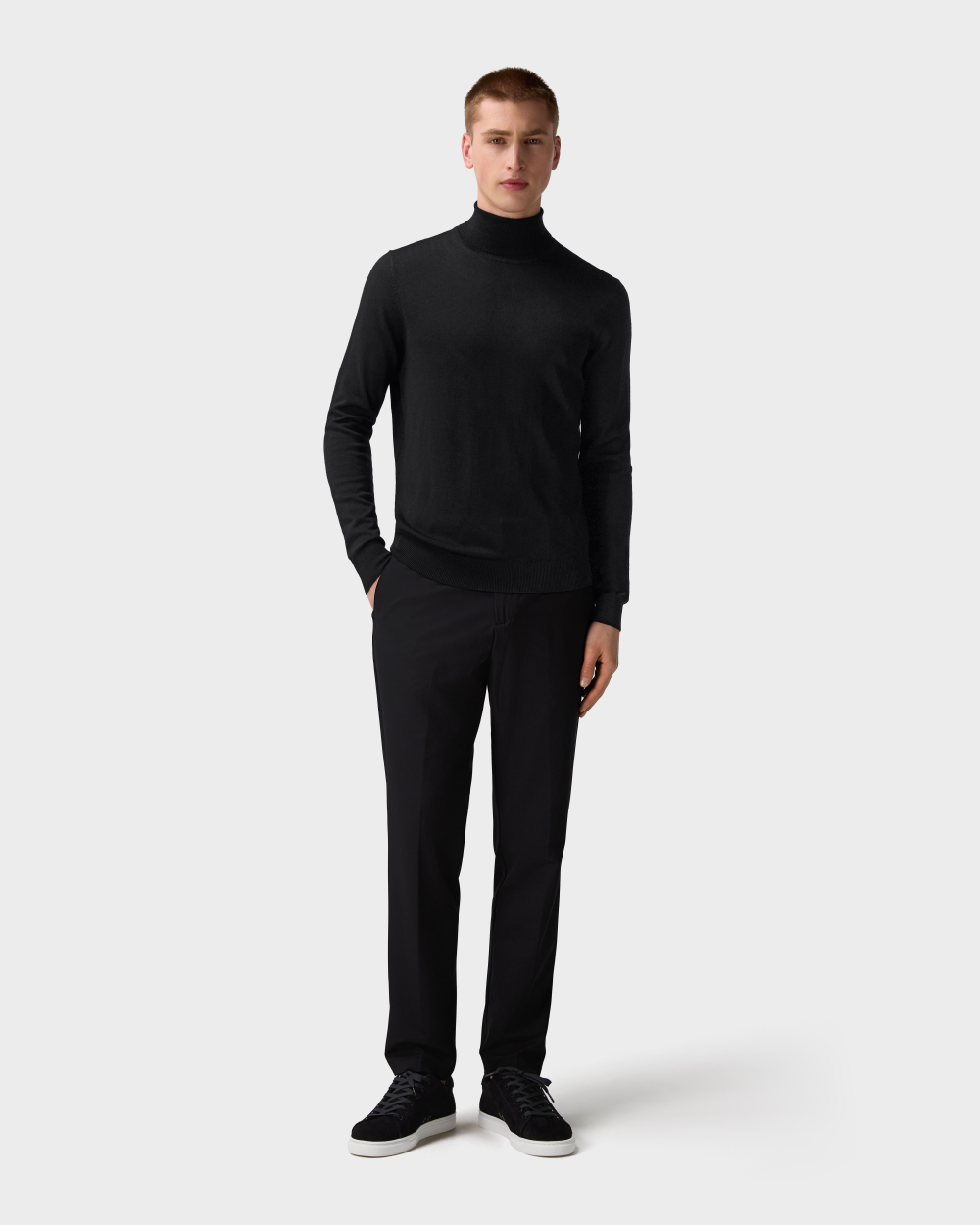 SW 06 Tailored Turtleneck Black